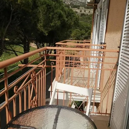 Afrodite 19 Spacious Apartment * Айя-Евфимия